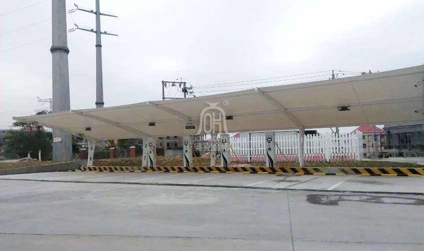 沈海高速漳州路段天福服務區充電樁車棚