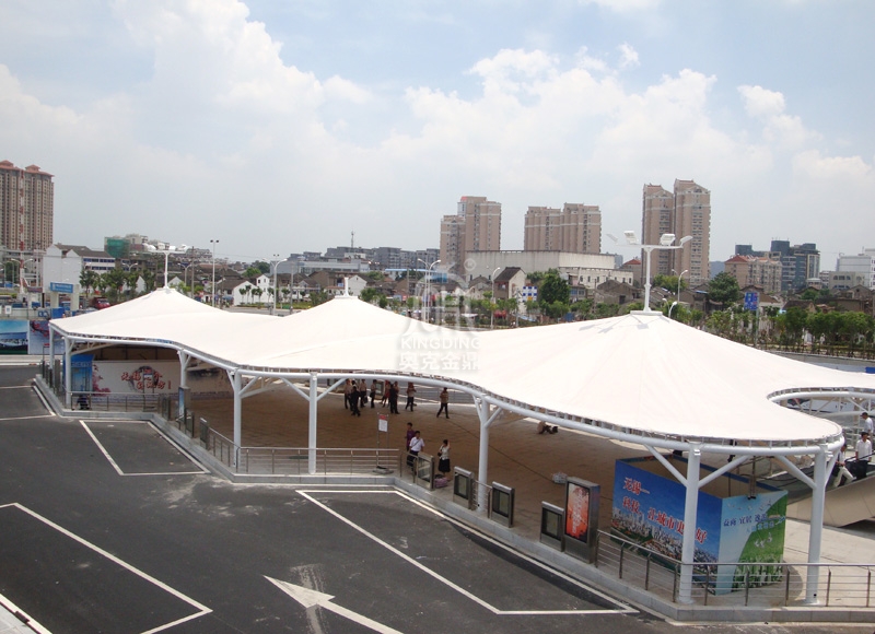 無錫高鐵站公交候車區(qū)PTFE膜結構