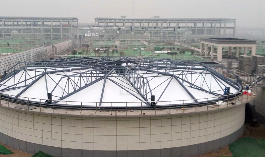 西安草灘污水處理廠隨轉式反吊膜結構
